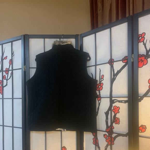 Tweeds Woman's Vest, Size 2X - Picture 2 of 3